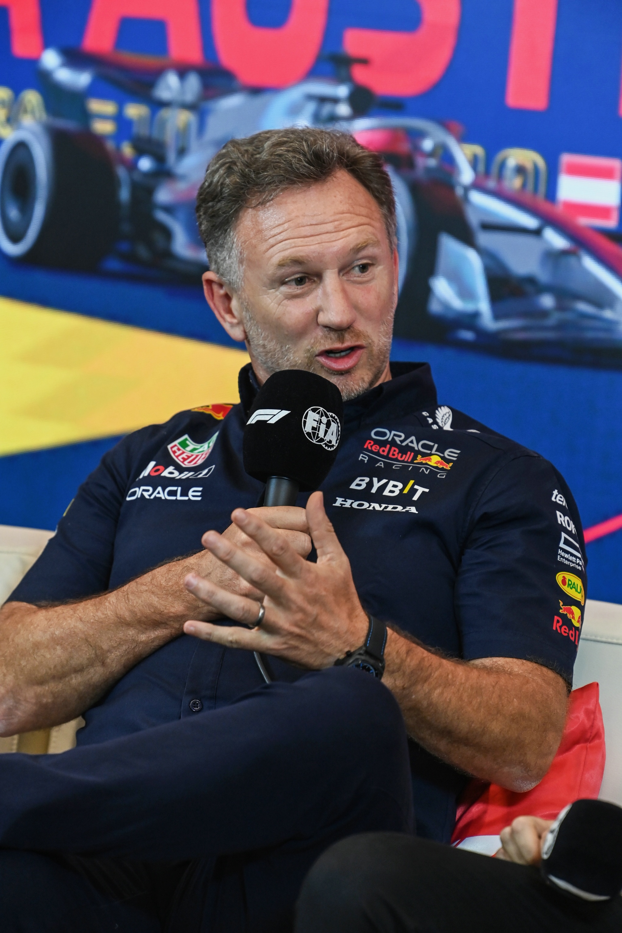 Christian Horner (GBR ) Kepala Tim Balap Red Bull dalam Konferensi Pers FIA. Kejuaraan Dunia Formula 1, Rd 10,
