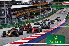 Max Verstappen (NLD) Red Bull Racing RB19 leads at the start of the race. Formula 1 World Championship, Rd 10, Austrian